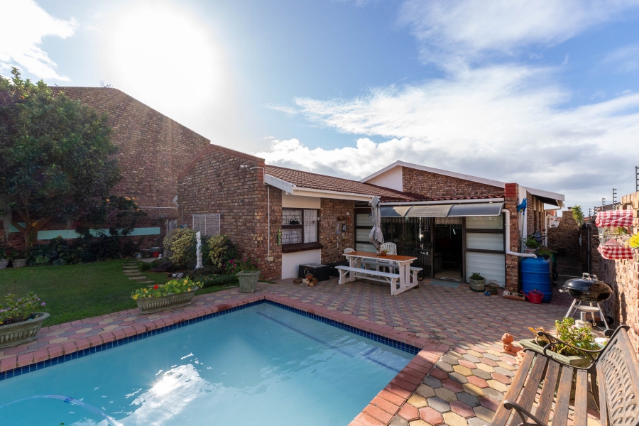 3 Bedroom Property for Sale in Deoville Park Western Cape
